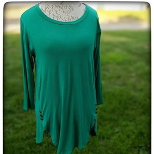Plus size 3/4 Sleeve Emerald Button accent top